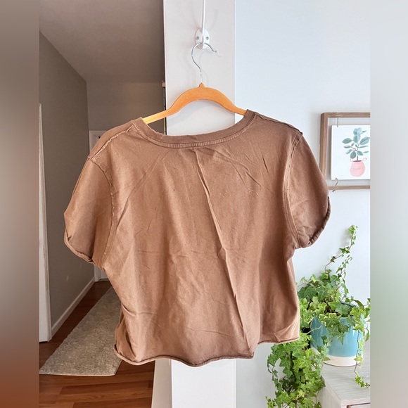 WE THE FREE Brown Short Sleeve 100% Cotton Cropped T-Shirt - Picture 3 of 4